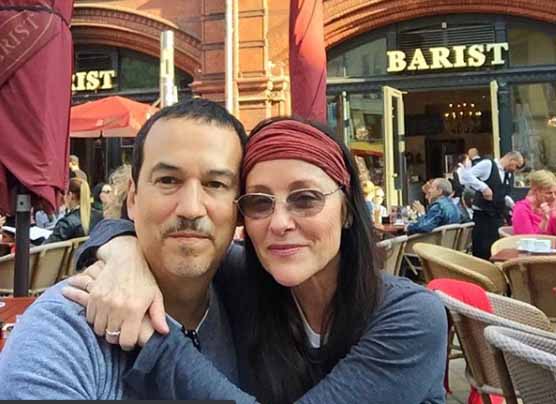 Bruce Grayson and Liz Sagal spending quality of time in Berlin at their anniversary.